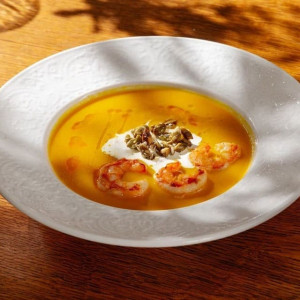 Тыквенный крем-суп с лангустинами