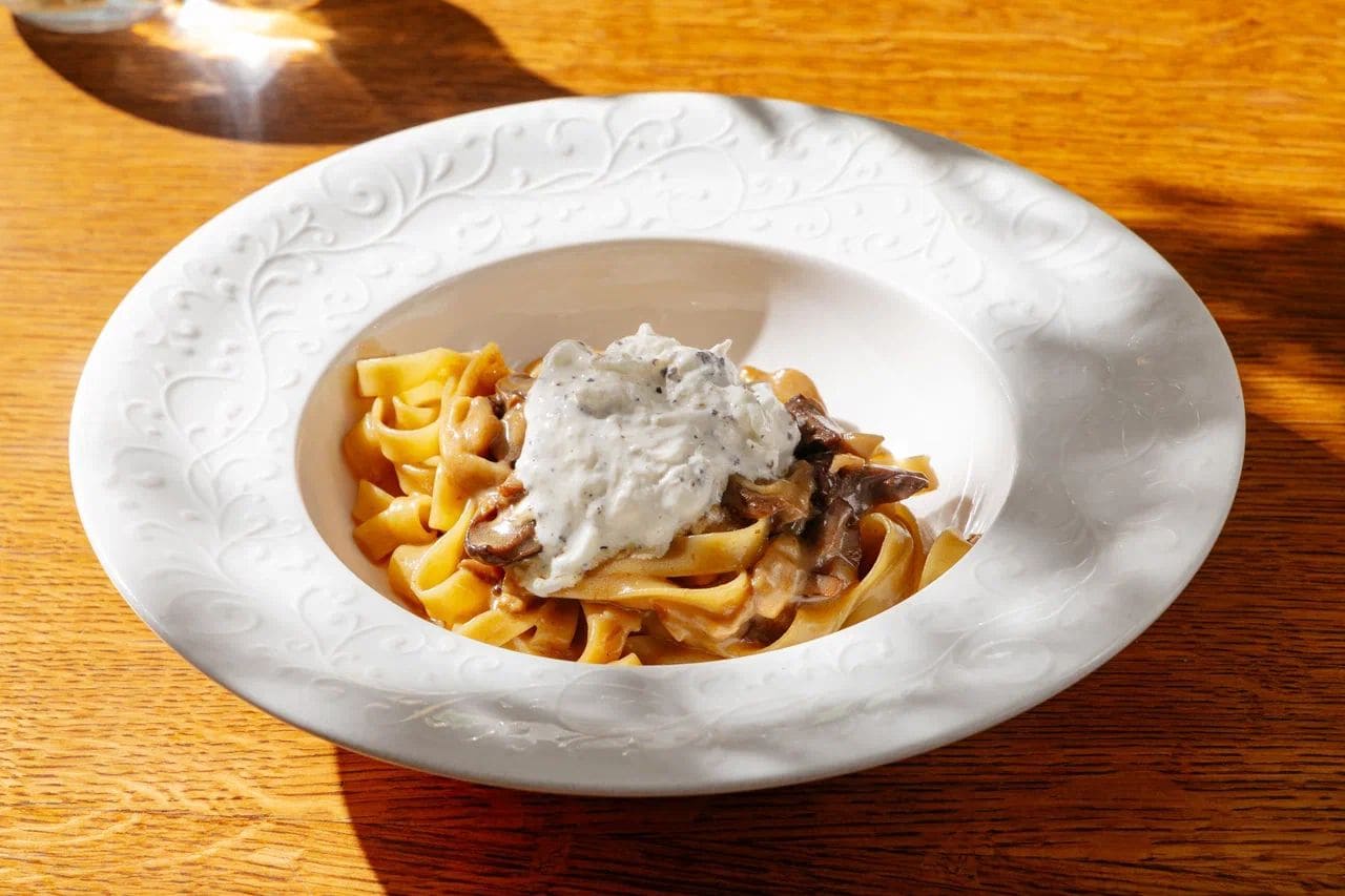 Тальятелле с грибами и трюфельной страчателлой